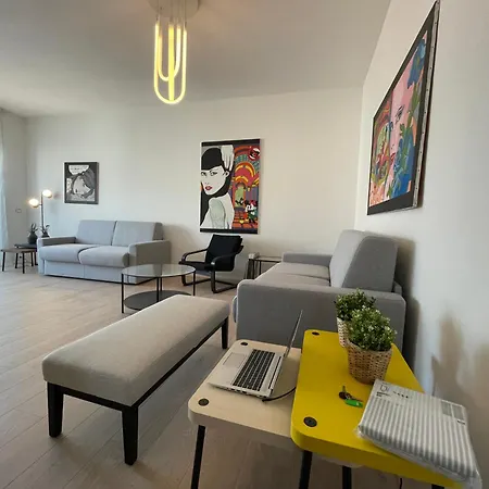 Dependence Manzoni Lägenhet *