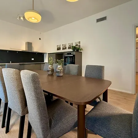 Dependence Manzoni Apartment