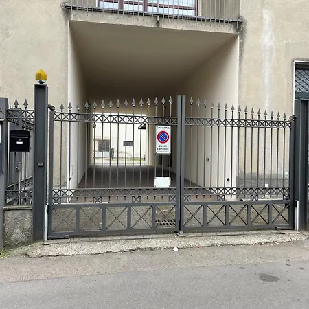 Dependence Manzoni Apartment Meda